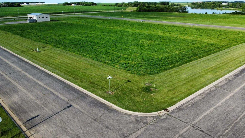 1010 Eastbay Ave Balaton, MN 56115