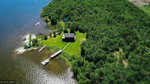 1526 Flag Island