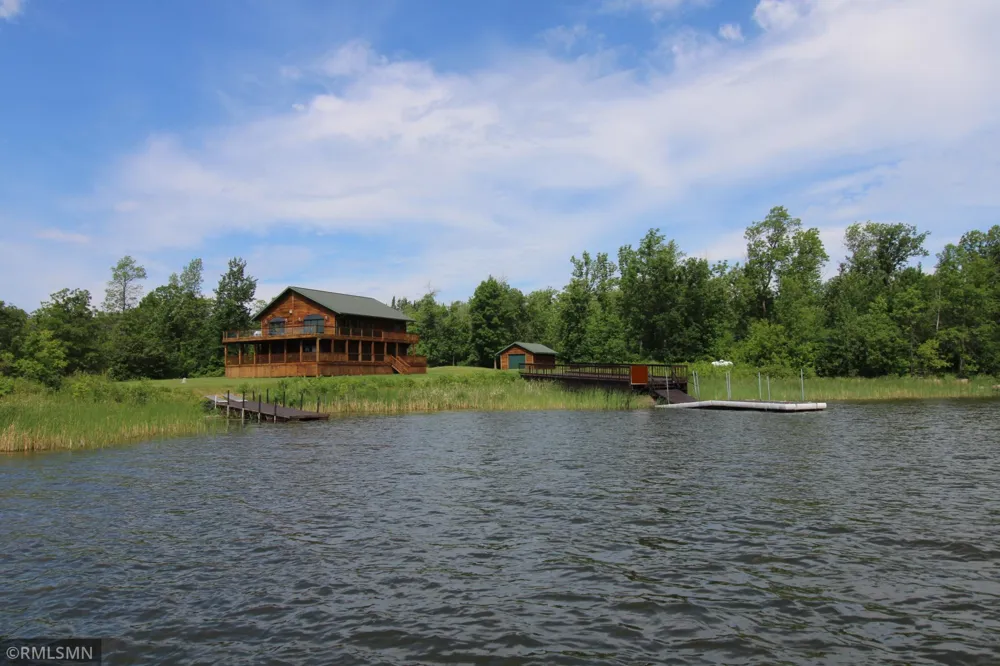 1526 Flag Island Angle Inlet, MN 56711