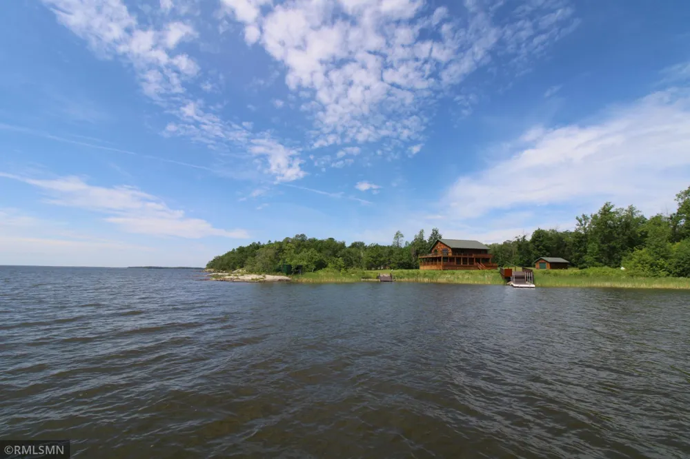 1526 Flag Island Angle Inlet, MN 56711