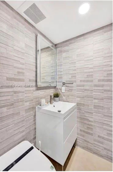 4001 S Ocean Dr #3L Hollywood, FL 33019