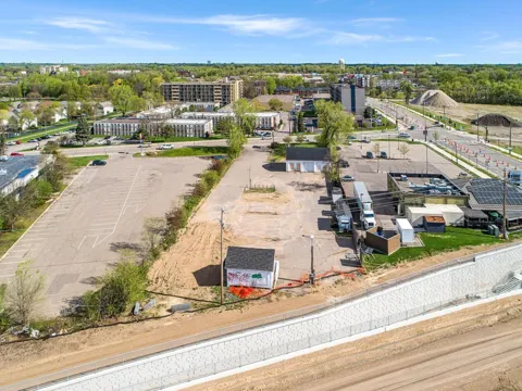 1102 2nd Street NE