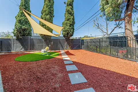 5633 La Mirada Avenue