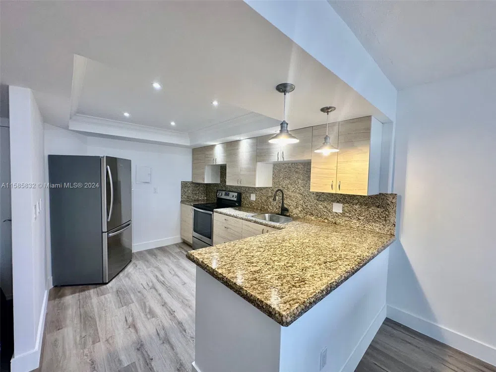 1301 NE Miami Gardens Dr #521 W Miami, FL 33179