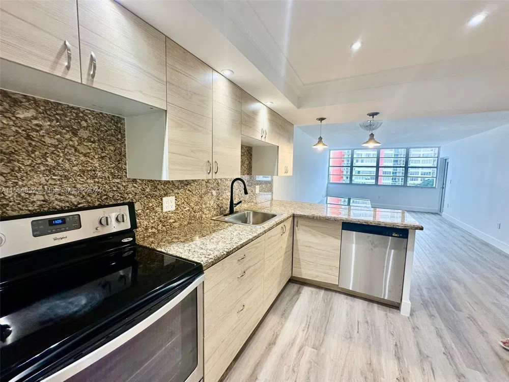 1301 NE Miami Gardens Dr #521 W Miami, FL 33179