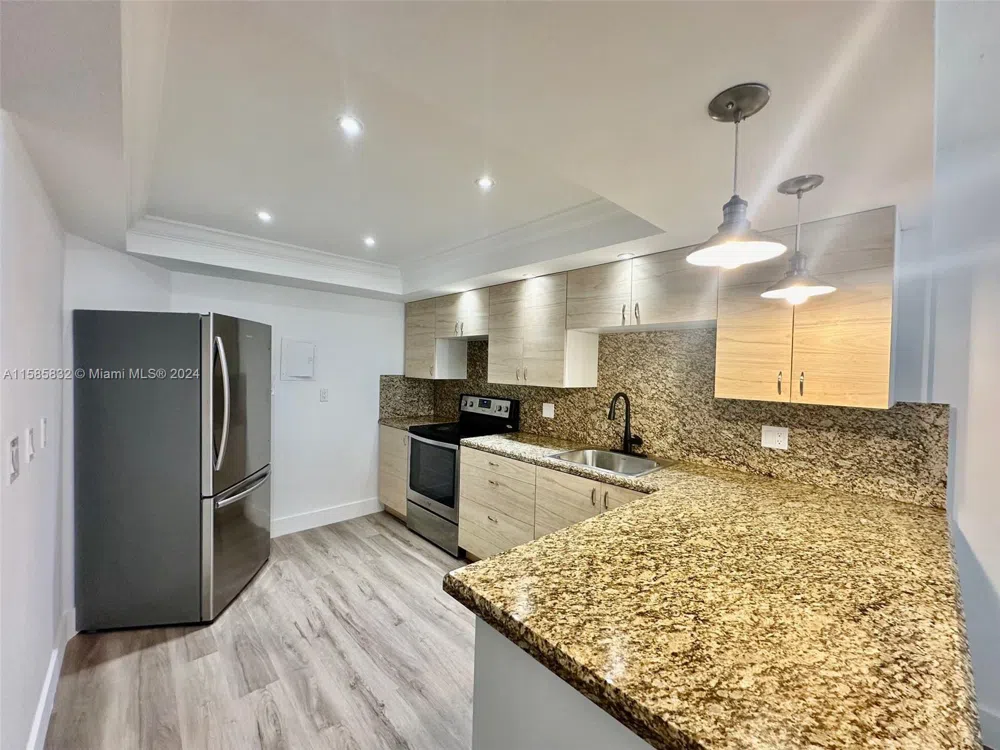 1301 NE Miami Gardens Dr #521 W Miami, FL 33179
