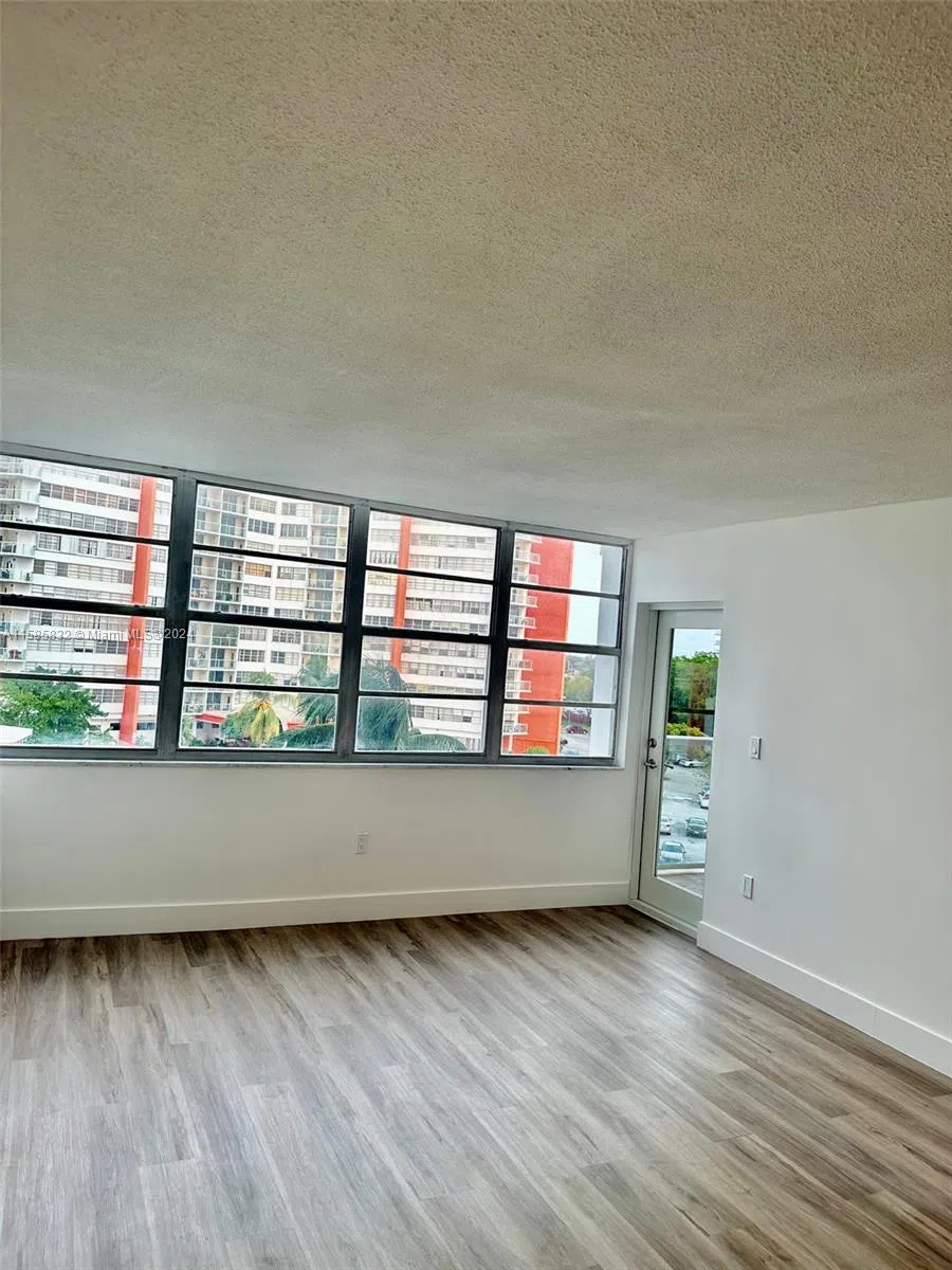 1301 NE Miami Gardens Dr #521 W Miami, FL 33179