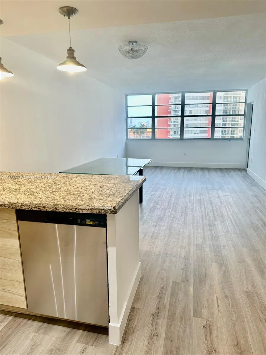 1301 NE Miami Gardens Dr #521 W Miami, FL 33179