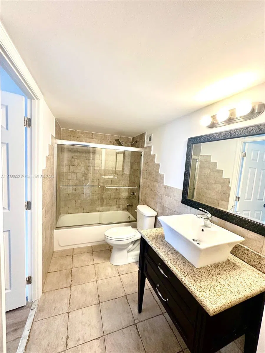 1301 NE Miami Gardens Dr #521 W Miami, FL 33179