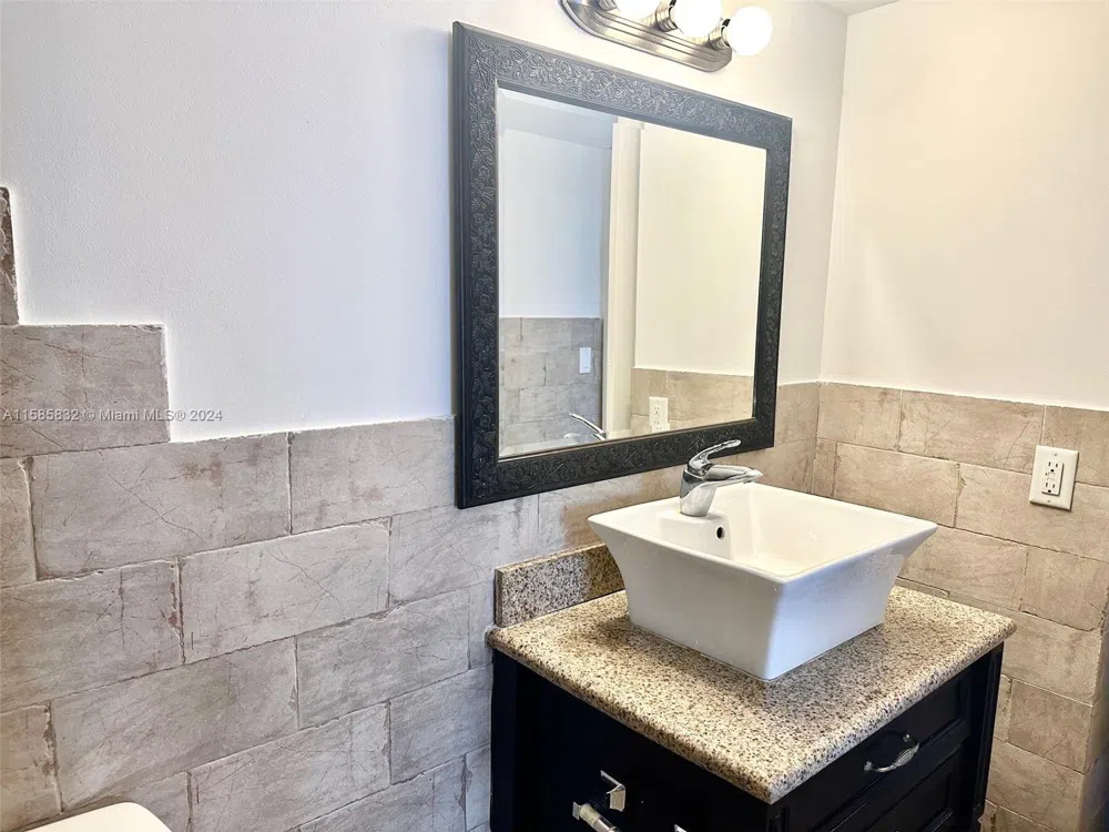 1301 NE Miami Gardens Dr #521 W Miami, FL 33179