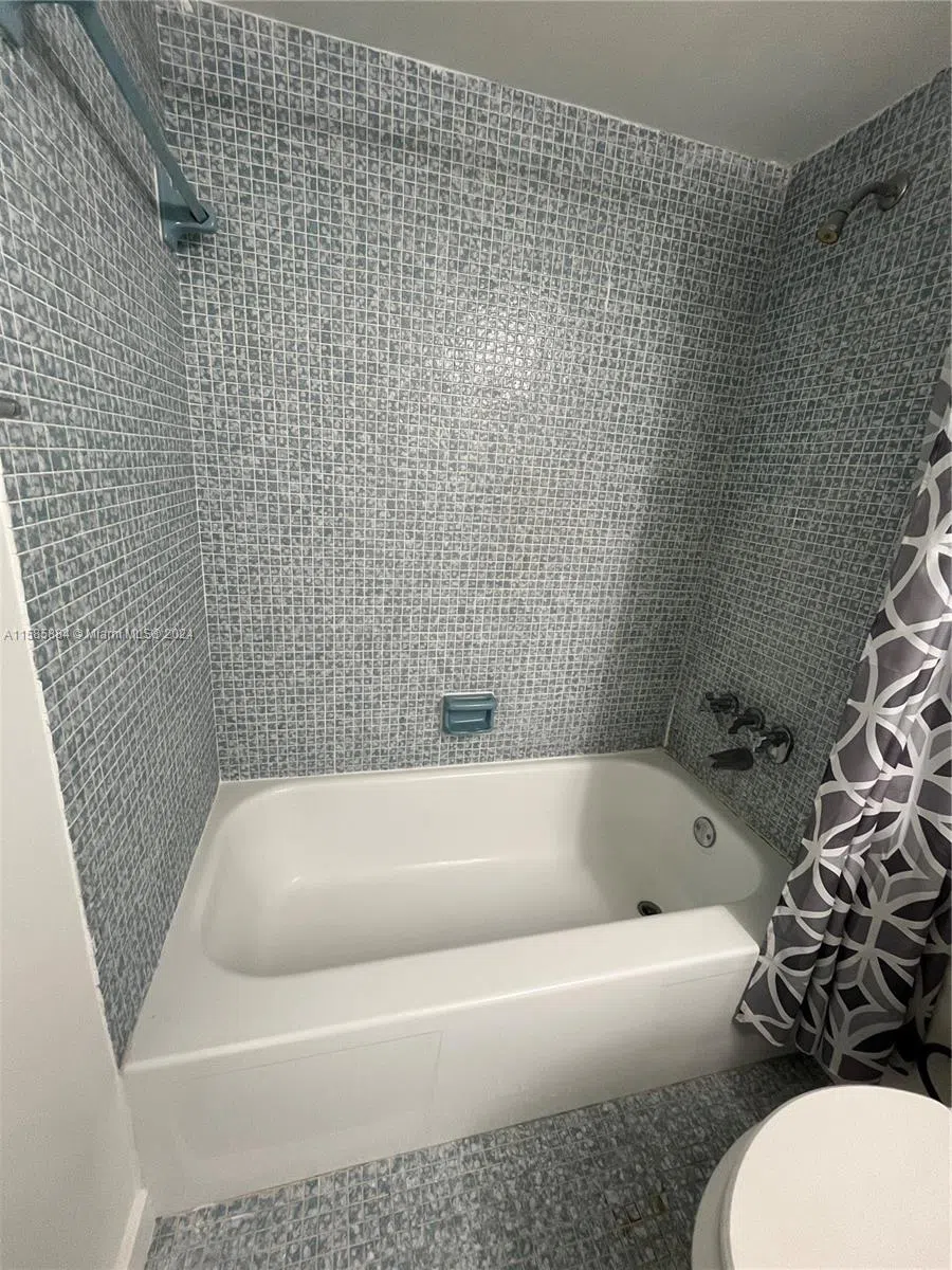 1351 NE Miami Gardens Dr #1121E Miami, FL 33179