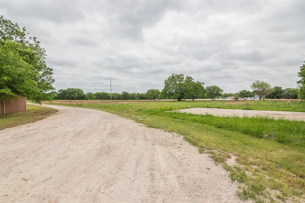 622 Mansfield Road Cleburne, TX 76031