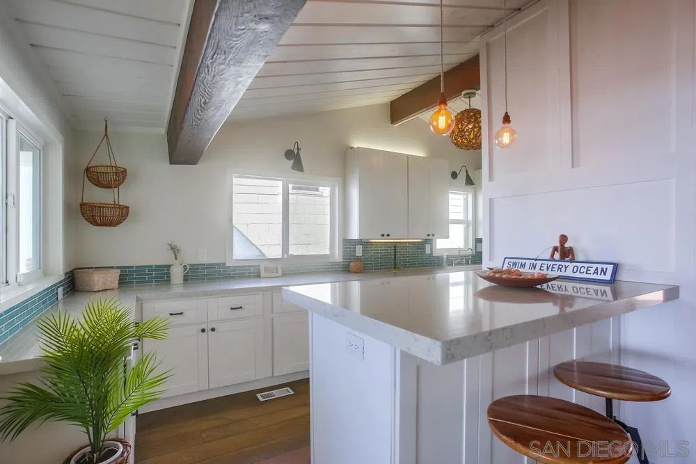 1571 San Elijo Ave Cardiff by the Sea, CA 92007