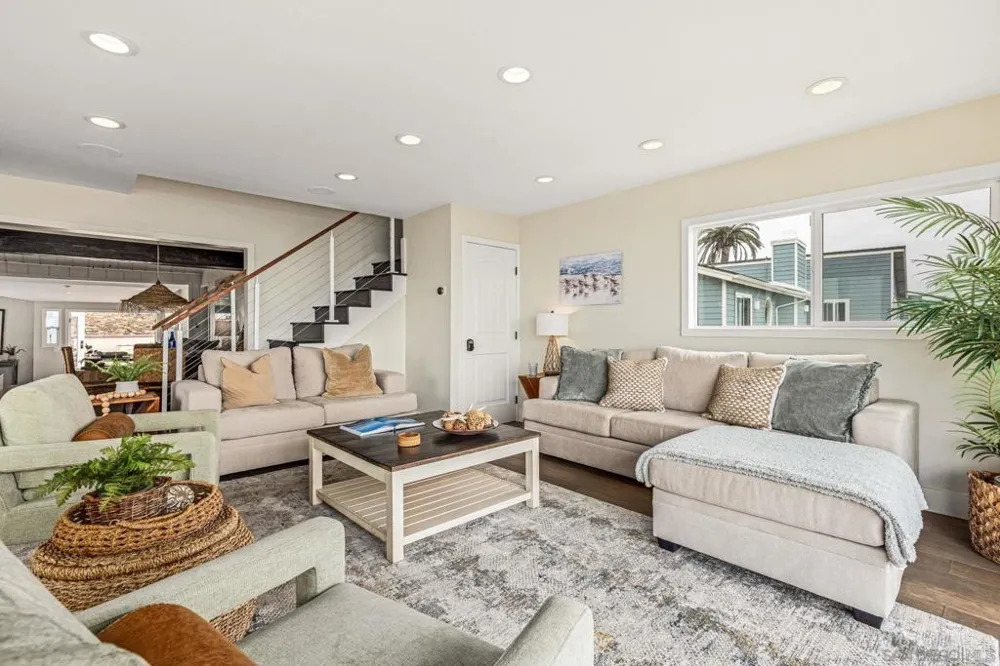 1571 San Elijo Ave Cardiff by the Sea, CA 92007