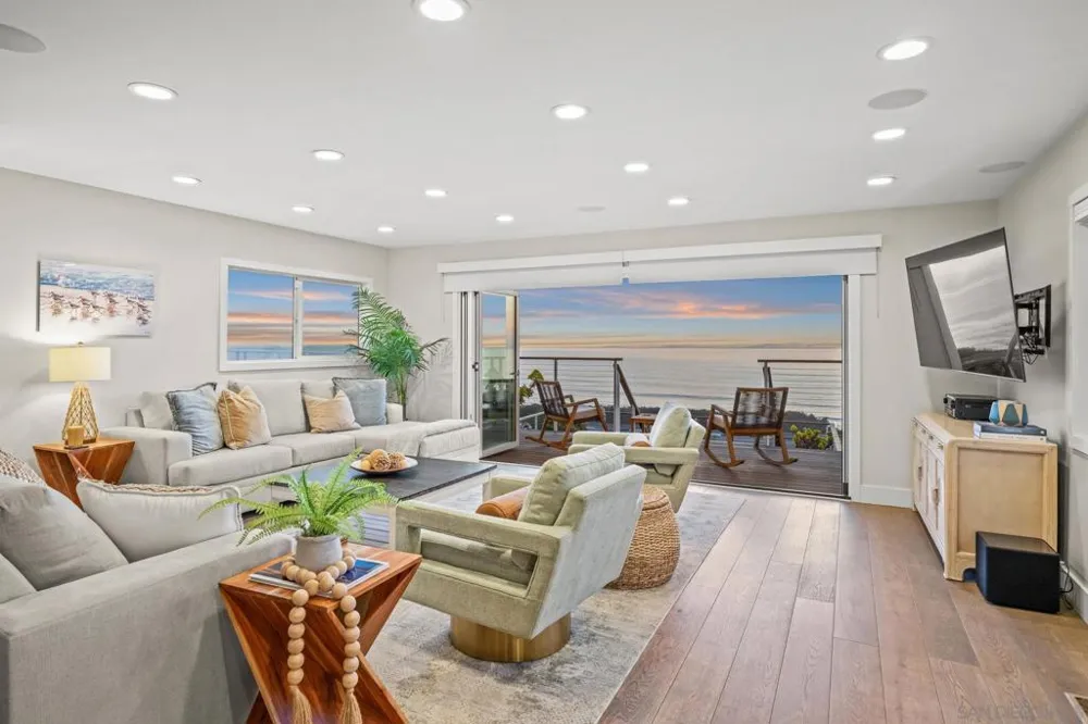 1571 San Elijo Ave Cardiff by the Sea, CA 92007