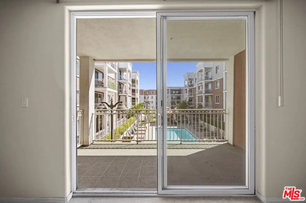 3740 Santa Rosalia Drive #212 Los Angeles, CA 90008