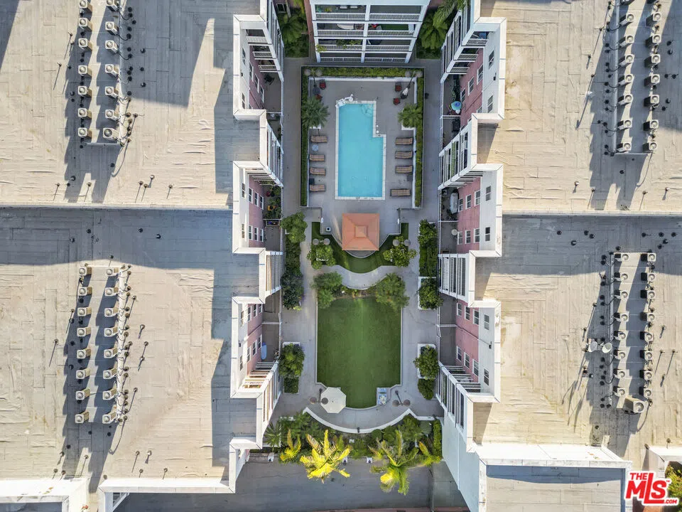3740 Santa Rosalia Drive #212 Los Angeles, CA 90008