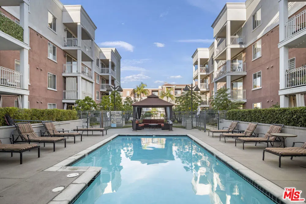 3740 Santa Rosalia Drive #212 Los Angeles, CA 90008