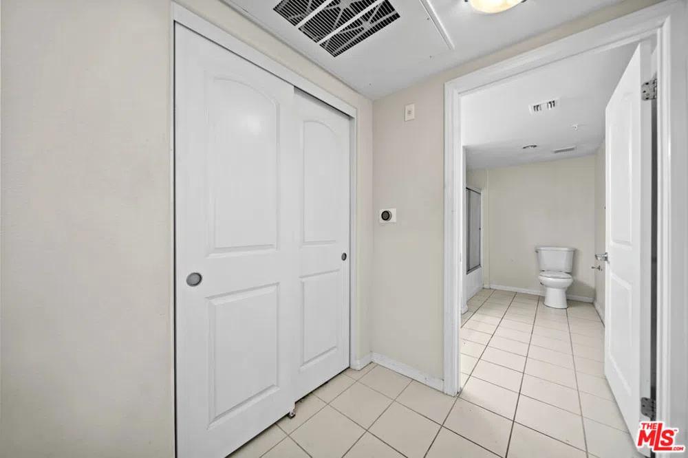 3740 Santa Rosalia Drive #212 Los Angeles, CA 90008