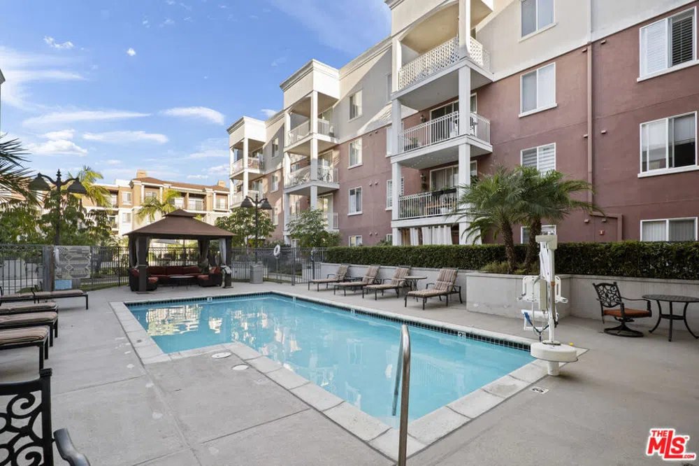 3740 Santa Rosalia Drive #212 Los Angeles, CA 90008