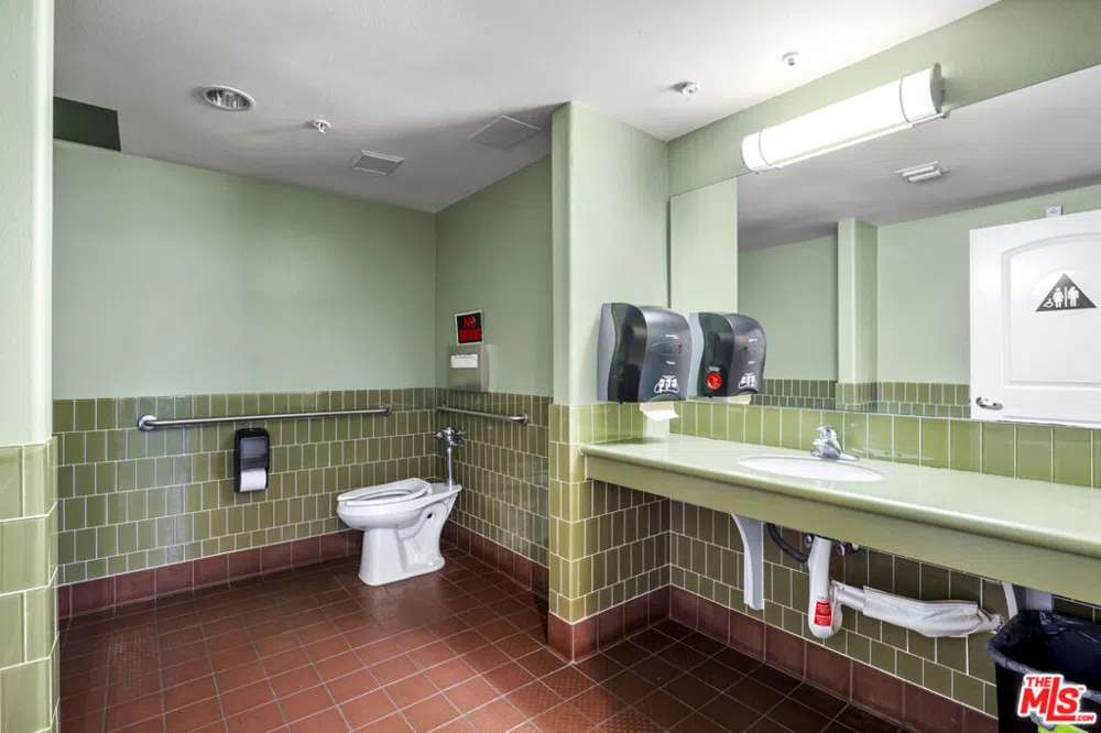3740 Santa Rosalia Drive #212 Los Angeles, CA 90008