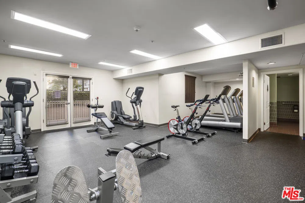 3740 Santa Rosalia Drive #212 Los Angeles, CA 90008