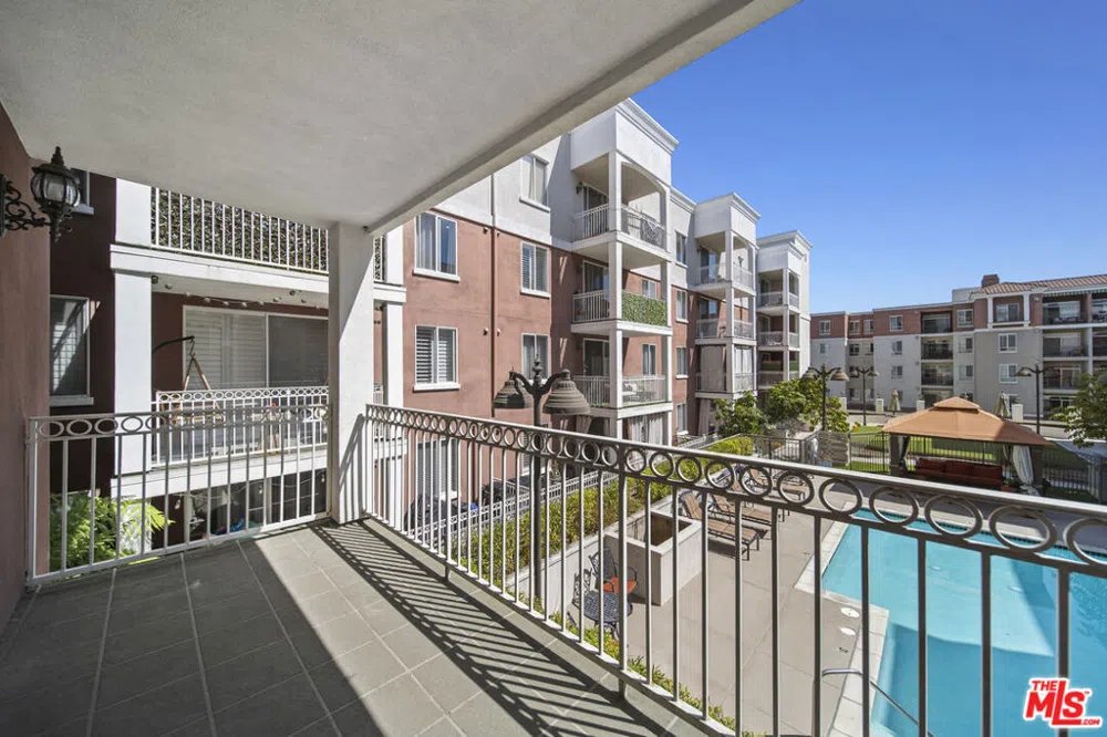 3740 Santa Rosalia Drive #212 Los Angeles, CA 90008