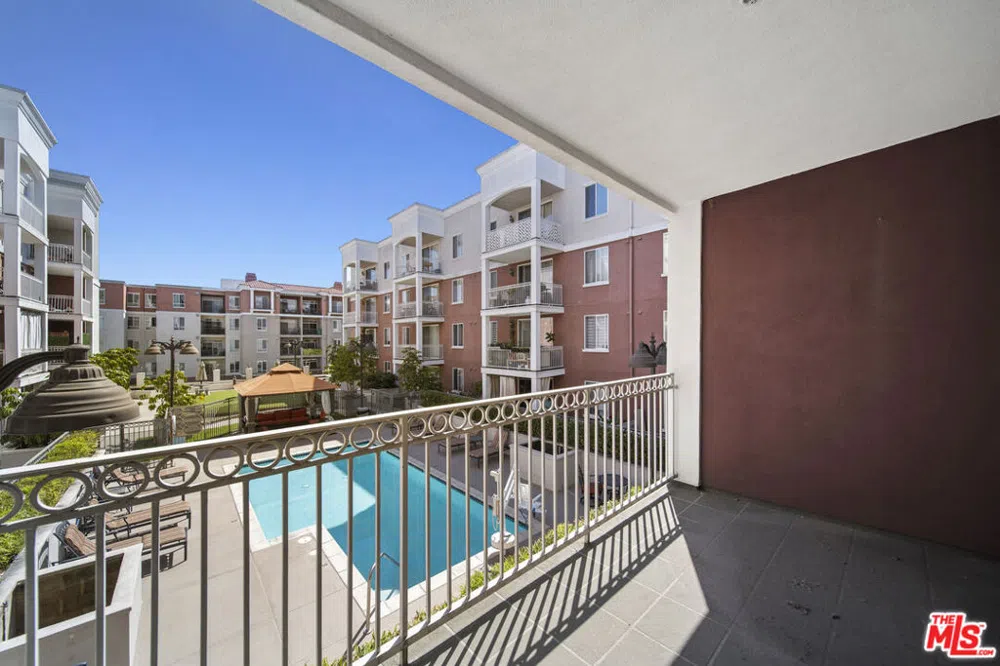 3740 Santa Rosalia Drive #212 Los Angeles, CA 90008