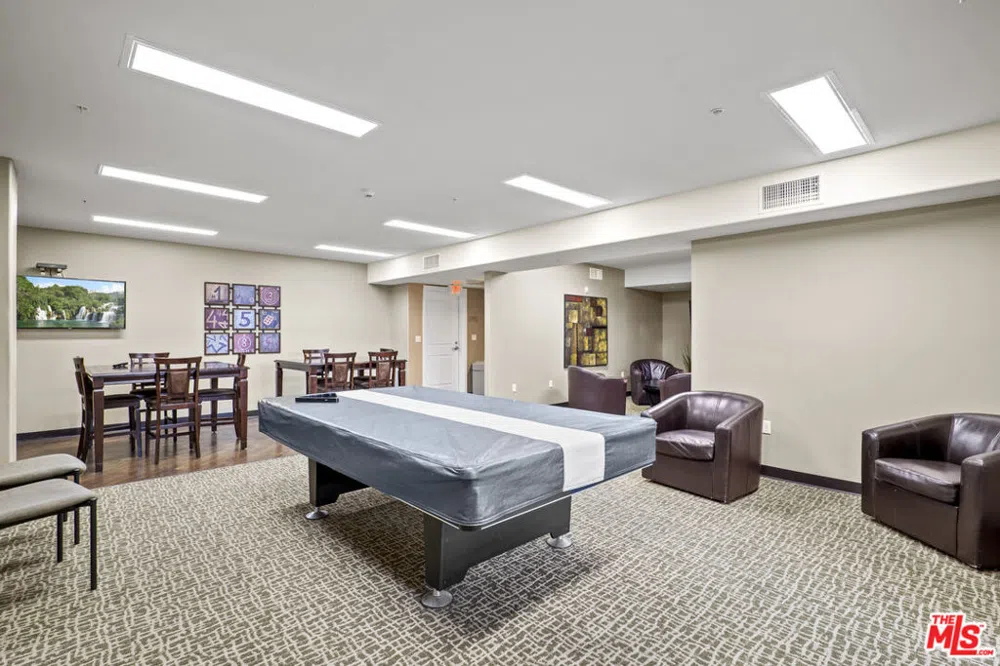 3740 Santa Rosalia Drive #212 Los Angeles, CA 90008
