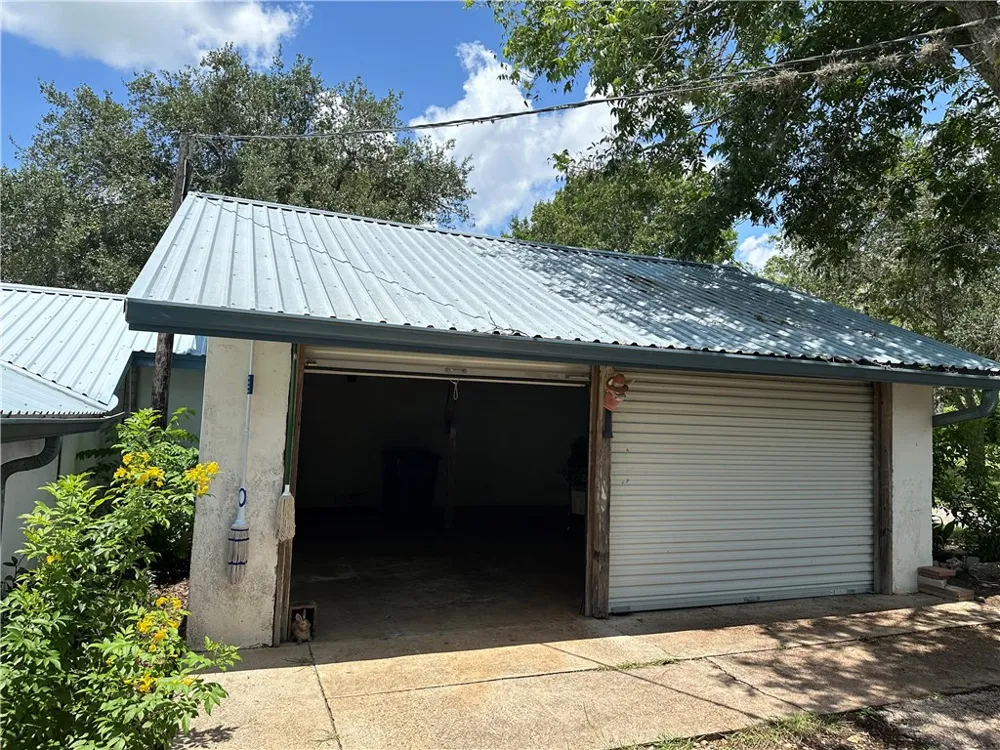 Address Not Shown Goliad, TX 77963