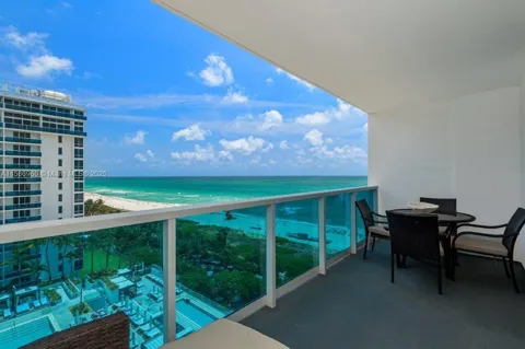 2301 Collins Ave #1111