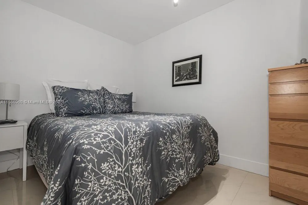 2301 Collins Ave #1111 Miami Beach, FL 33139