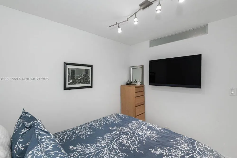 2301 Collins Ave #1111 Miami Beach, FL 33139