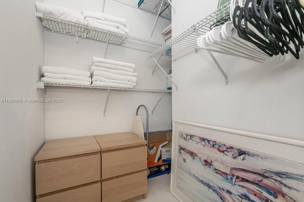 2301 Collins Ave #1111 Miami Beach, FL 33139