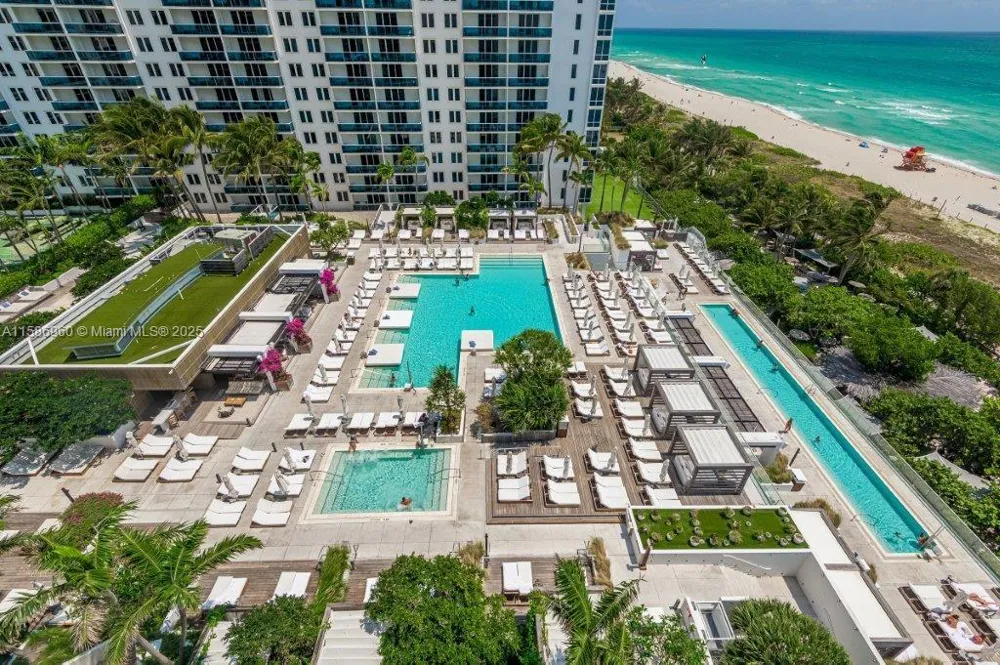 2301 Collins Ave #1111 Miami Beach, FL 33139