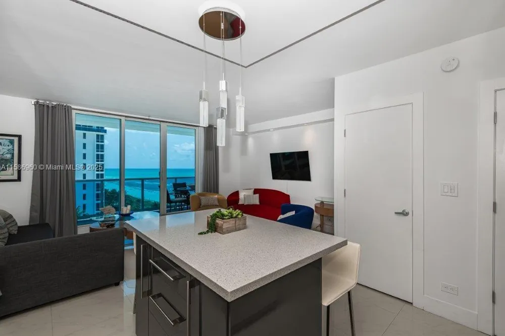 2301 Collins Ave #1111 Miami Beach, FL 33139
