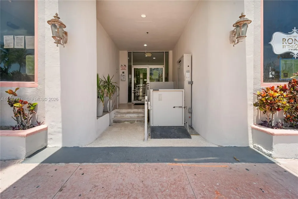 7300 Ocean Ter Miami Beach, FL 33141