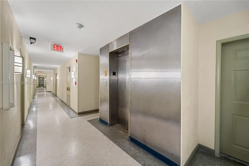 7300 Ocean Ter Miami Beach, FL 33141