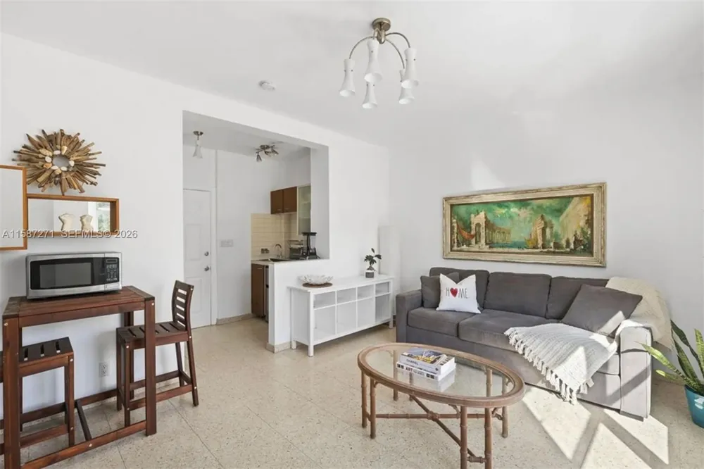 7300 Ocean Ter Miami Beach, FL 33141