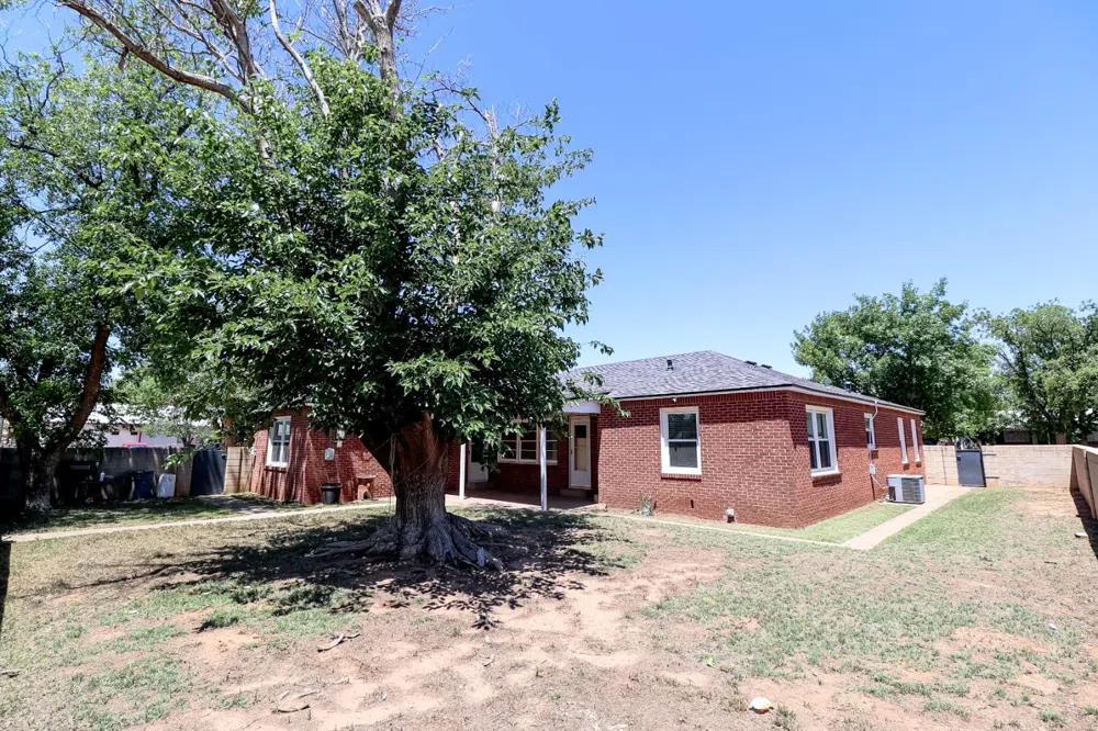 813 N 15th Street Lamesa, TX 79331