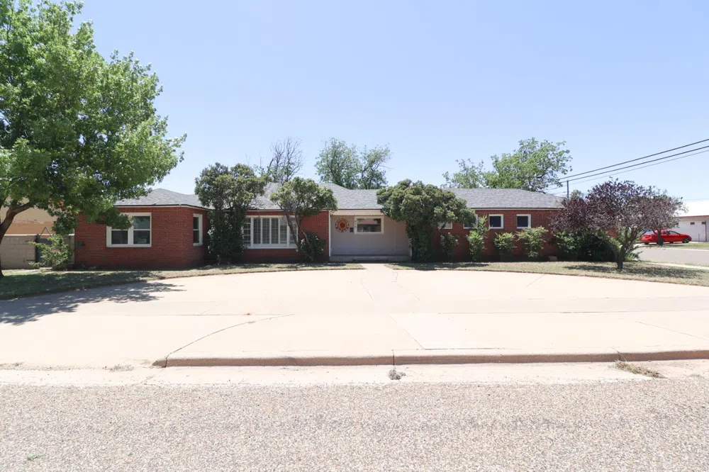 813 N 15th Street Lamesa, TX 79331