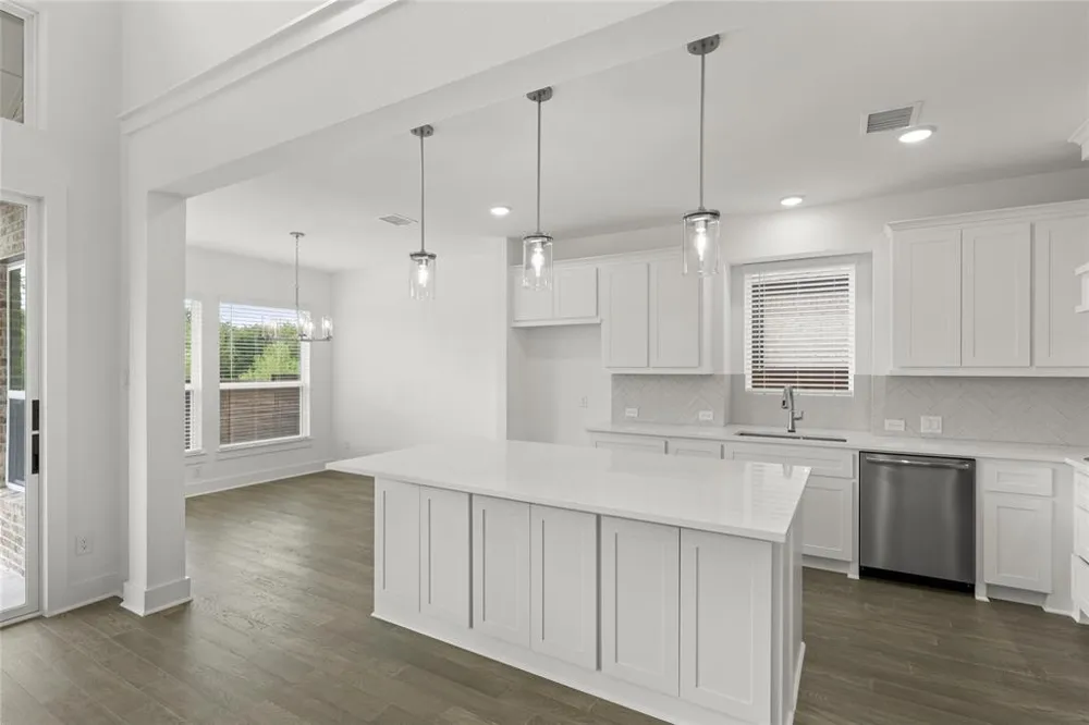 1940 Harmony Pine Mesquite, TX 75181
