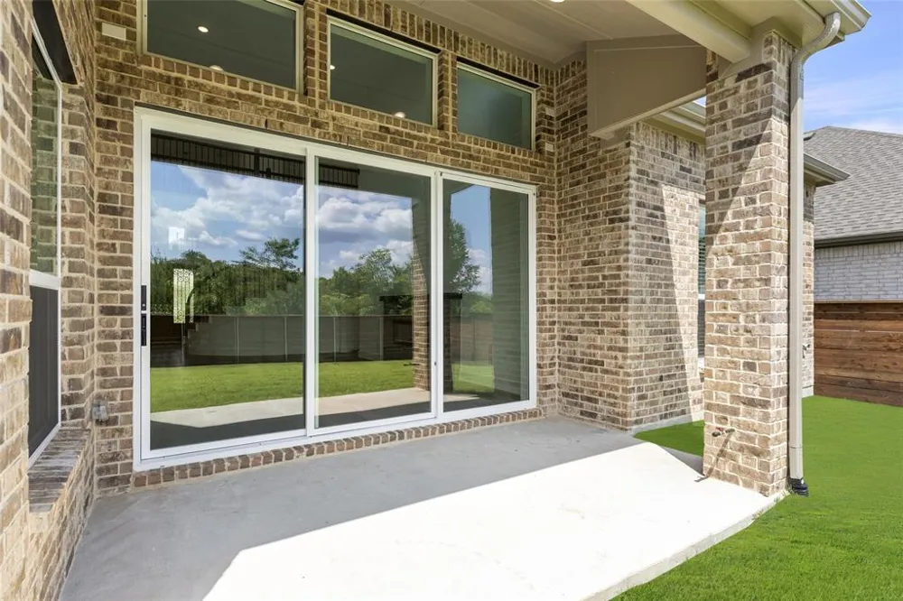 1940 Harmony Pine Mesquite, TX 75181