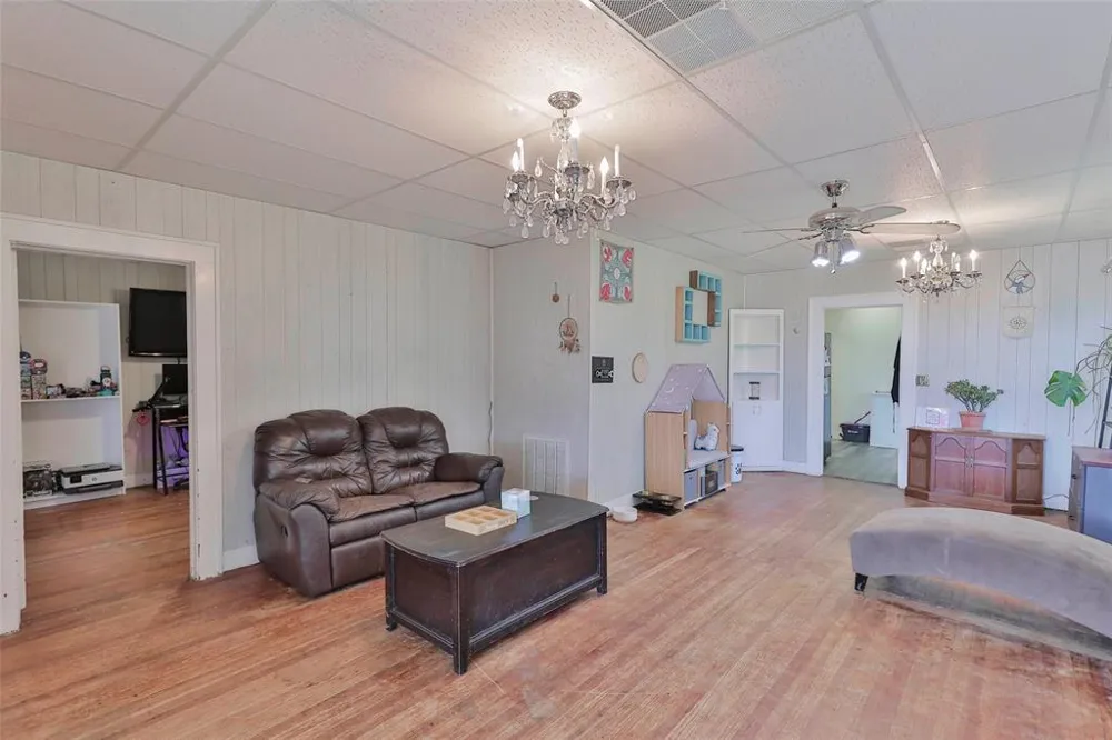 1814 Commercial Avenue Anson, TX 79501