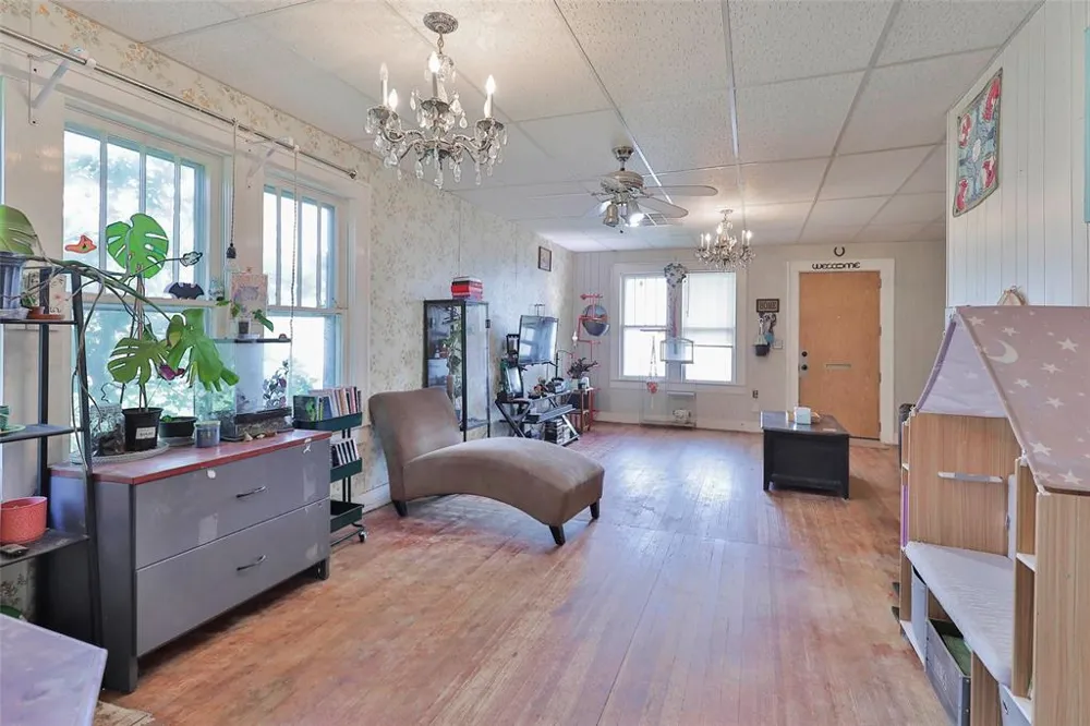 1814 Commercial Avenue Anson, TX 79501