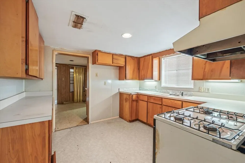 720 Seaman Street Eastland, TX 76448