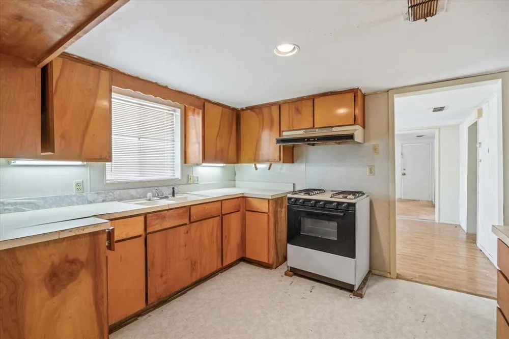 720 Seaman Street Eastland, TX 76448