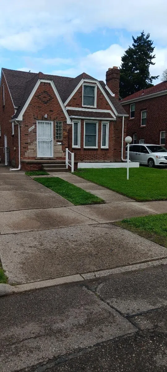 17353 Snowden Street Detroit, MI 48235