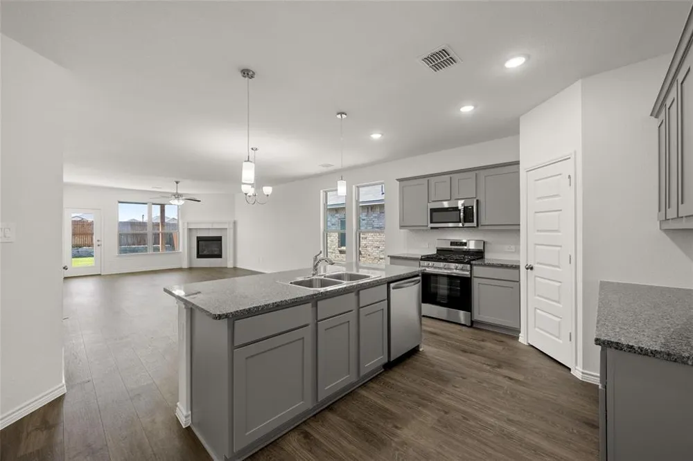 1913 Seminole Drive Cleburne, TX 76033