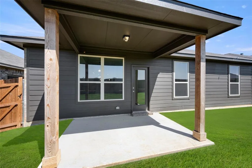 1913 Seminole Drive Cleburne, TX 76033